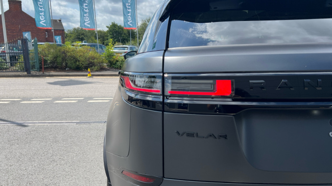 Land Rover Range Rover Velar 3.0 D300 MHEV Belgravia Edition 5dr Auto Diesel Estate - Image 29